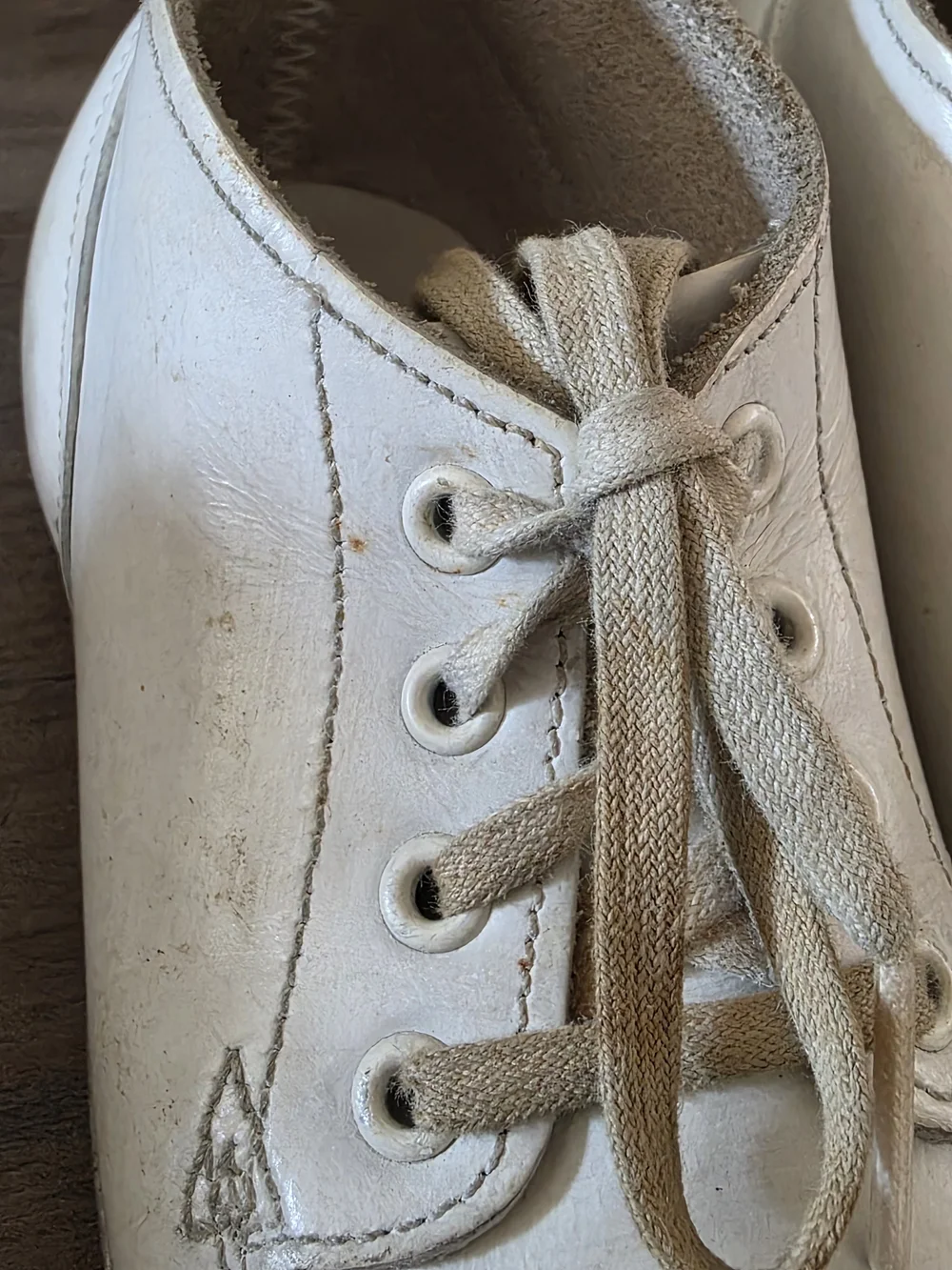 Vontage Stride Rite White Kids Leather Lace-Up Shoes